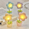 bloomlite-kleine-blumen-tischlampe-led-wohnzimmer-dekoration-xlumina