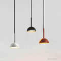 geometrieeleganz-designer-tischleuchte-metall-stoff-wohnzimmer-beleuchtung-gold-weiss-xlumina3