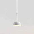 geometrieeleganz-designer-tischleuchte-metall-stoff-wohnzimmer-beleuchtung-gold-weiss-xlumina4