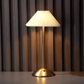 glolicht-moderne-tischlampe-drahtlos-akku-8-stunden-leuchtdauer-schwarz-weiss-gold-modern-wohnzimmer-lampe-xlumina4
