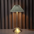 glolicht-moderne-tischlampe-drahtlos-akku-8-stunden-leuchtdauer-schwarz-weiss-gold-modern-wohnzimmer-lampe-xlumina2
