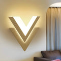 lumiled-v-form-led-wandlampe-minimalistisch-modern-energiesparend-schwarz-weiss-xlumina4