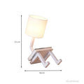 nordiclight-skandinavische-tischleuchte-mit-integrierter-buecherablage-holz-metall-design-wohnzimmer-buero-xlumina5