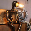 roboleuchte-moderne-schlafzimmerlampe-roboterform-futuristisches-design-silber-schwarz-lampe-xlumina3