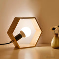 woodlight-stilvolle-sechseckige-holz-tischlampe-naturholz-led-warmweiss-stilvolles-design-xlumina3