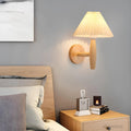moderne-holz-Wandleuchte-naturholz-warmweiss-beleuchtung-modern-einfach-installation-xLumina