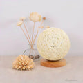 Wovenglow - Rattan Kugel Tischlampe