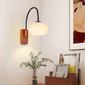 xlumina-drehbare-bauhaus-wandleuchte-kaki-glas-elegant-flexibel-modern3