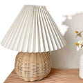 Kleine plissierte Tischlampe Vintage Rattan Nachttisch Nachttisch Mini -Lampe für Schlafzimmer Wohnzimmer Dekorative ästhetische Beleuchtung USB angetrieben 24x28x14 cm