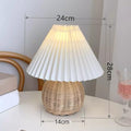 Kleine plissierte Tischlampe Vintage Rattan Nachttisch Nachttisch Mini -Lampe für Schlafzimmer Wohnzimmer Dekorative ästhetische Beleuchtung USB angetrieben 24x28x14 cm