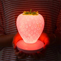 EONANT Kinder Erdbeer Nachtlicht, süße Silikon Erdbeer Touch Farbwechsel Lampe, Kinder LED Nachttischlampe, drei Modi Touch, Kinderzimmer, Büro, Urlaub Dekoration und Geschenke (Rosa)