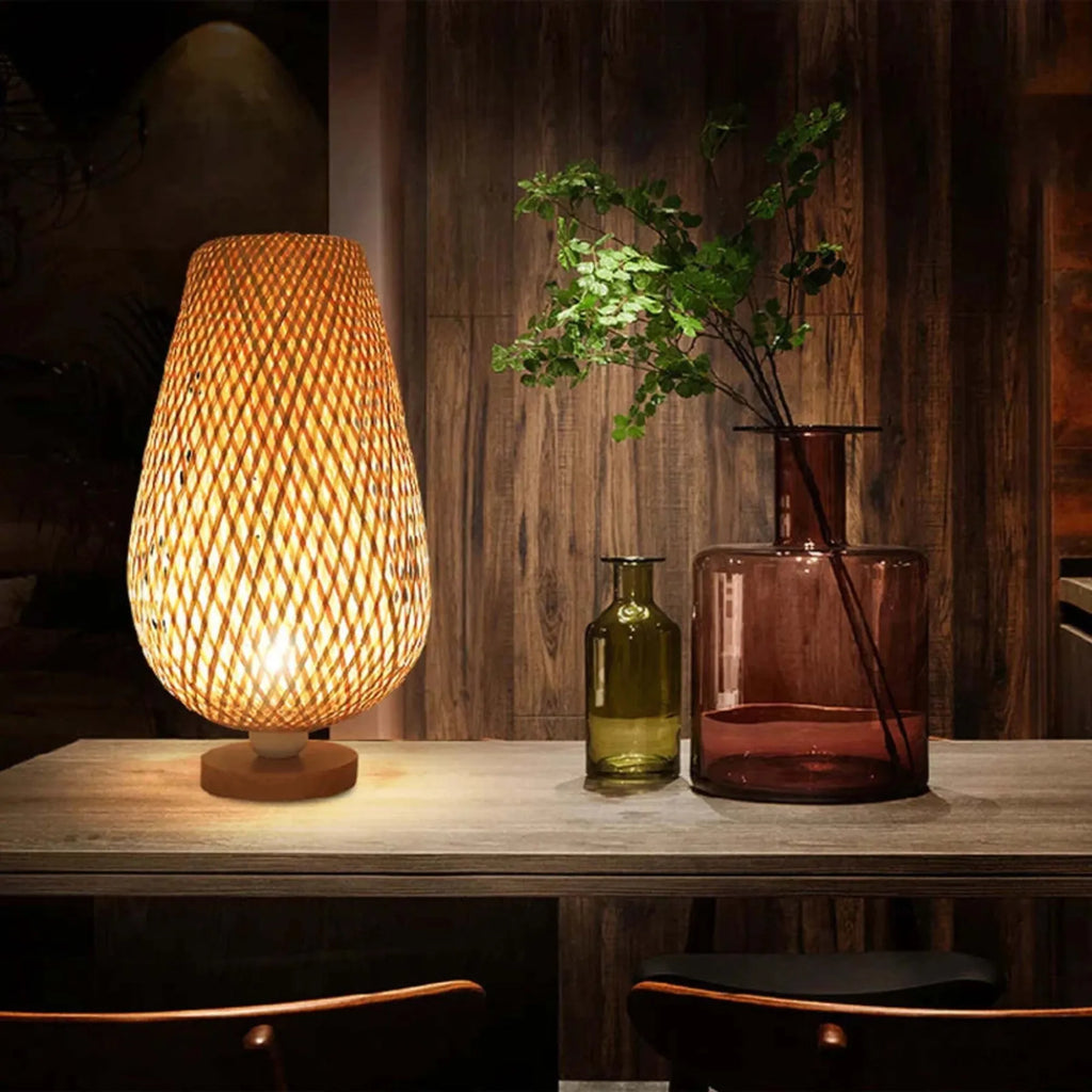 BarcelonaLED Bambus-Rattan-Tischlampe – Vintage Design, E27 Fassung, Ø 30 Cm, Höhe 35 Cm, Gemütliches Licht
