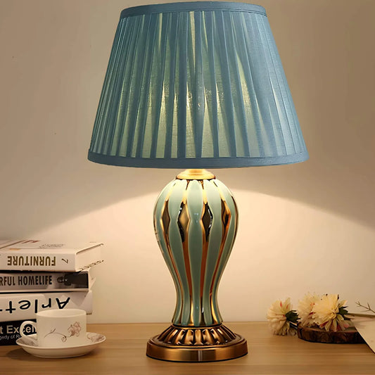 VintageAmericana-Schreibtischlampe-Nostalgische-Eleganz-in-Marineblau-xlumina